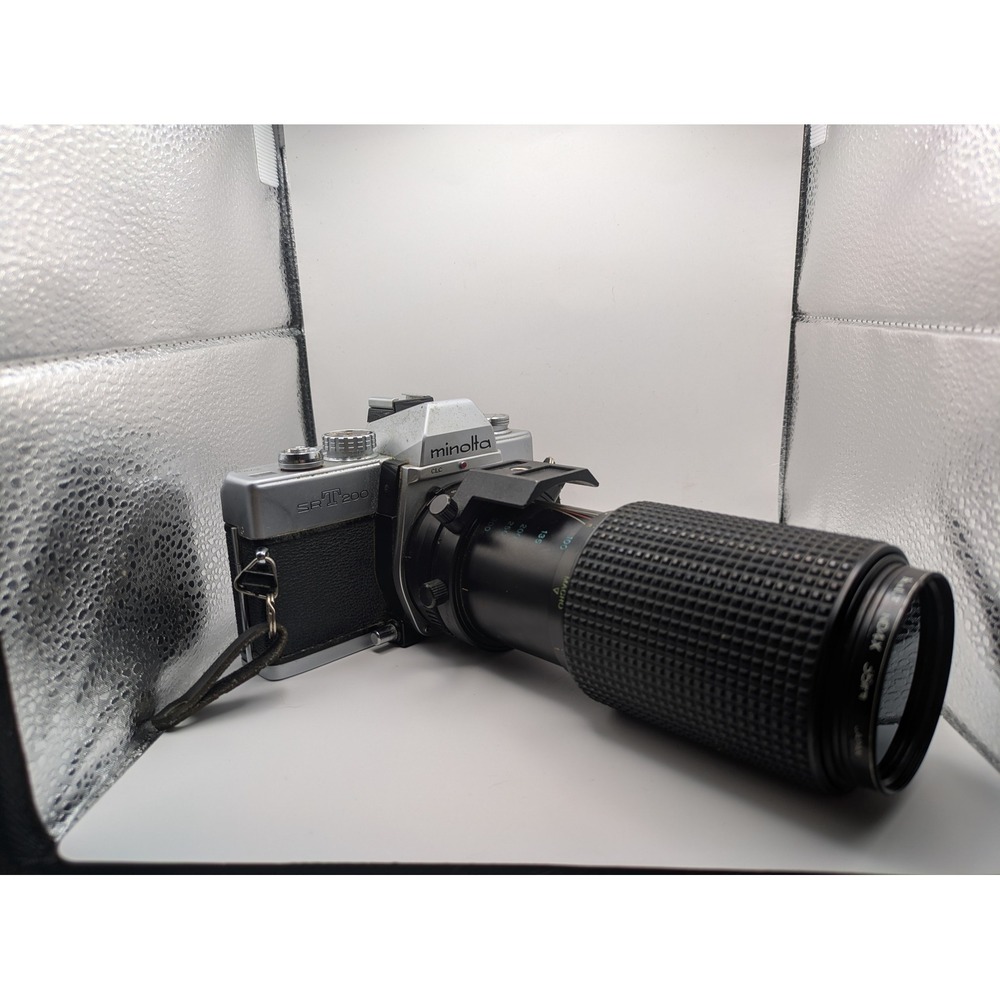 Minolta SRT 200 Film Camera 35mm SLR Chrome Black Zoom Lens Japan Vintage FLAWS
